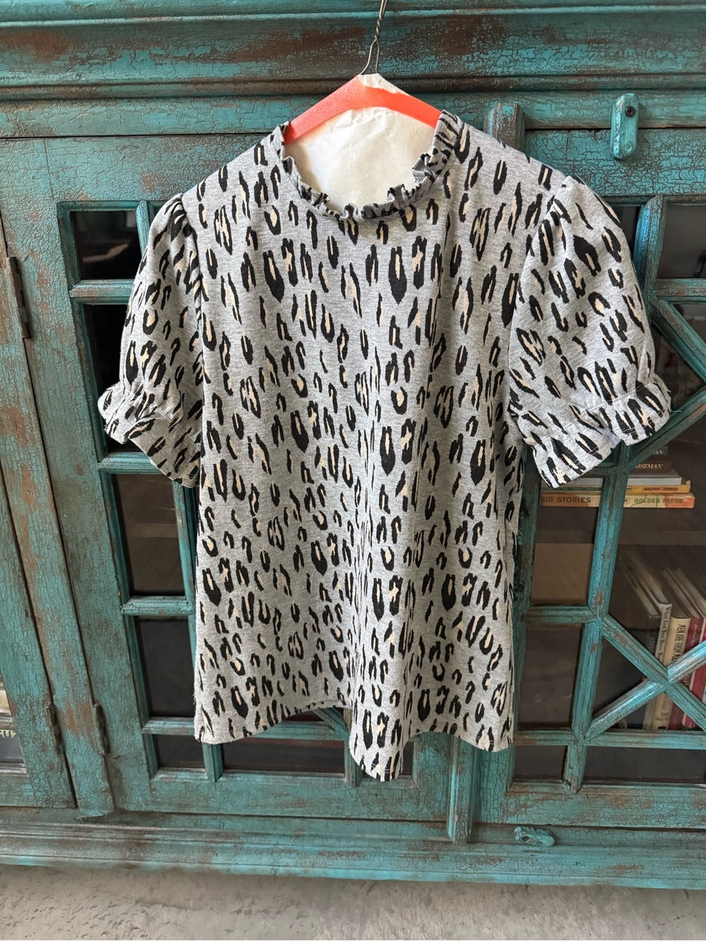 THML Gray Leopard Print Puff Sleeve Top